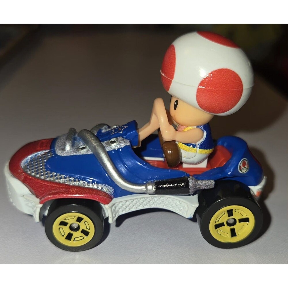 Mario Kart Hot Wheels Toad Standard Kart Die-Cast Car 2.25" - Mattel 2018